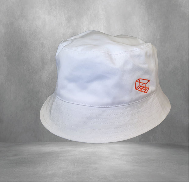 LOGO EMBROIDERED BUCKET CAP - WHITE